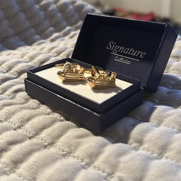 Signature cufflinks - Picture 2 of 3